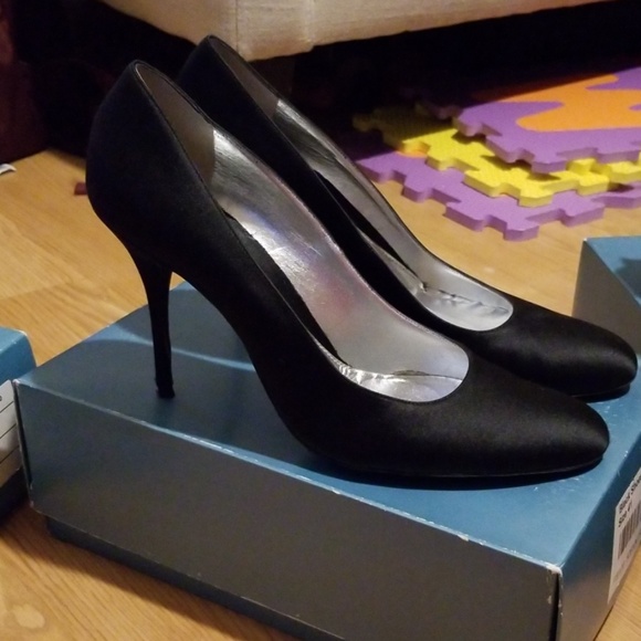 Karen Millen Pumps - Picture 5 of 8
